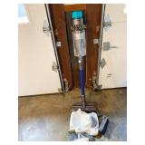 DYSON CORDLESS VACUUM WITH CHARGER