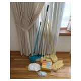 LONG REACH DUSTERS/DUST MOP WITH HEAD