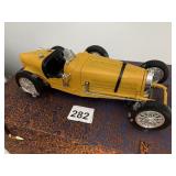 BUGATTI YELLOW BURAGO CAR