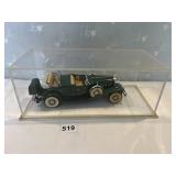 DANBURY MINT 1932 CADILLAC V16 IN LUCITE CASE