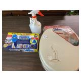 SPIN DUSTER NEW AND TOILET SEAT