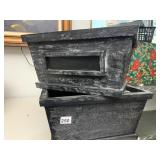 2 WOOD PLANTERS