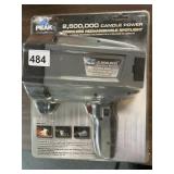 NEW IN PACKAGED PEAK FLASHLIGHT