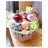 BEANIE BABIES IN GIFT BASKET