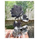 METAL 17-INCH-HIGH FROGS ON LILY PADS