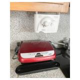GEORGE FOREMAN GRILL AND UNDERCOUNTER B&D SPACE