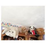 LARGE OVERSIZED STUFFED ANIMALS INCLUDING