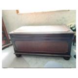 BLANKET CHEST WITH SAFETY CLOSE, 40X23X19.5