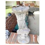 CEMENT 19.5-INCH-HIGH MUSHROOM MOTIF PLANT HOLDER