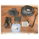 GARMIN NUVI W/ DASHBOARD REST AND CASE