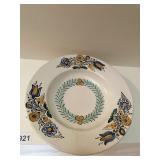 11" WHITE W/ FLOWER DESIGN PLATE SIGNED ON BACK