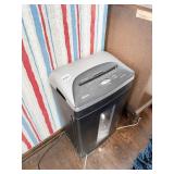PAPER SHREDDER