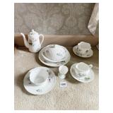 ROYAL YORK WILDFLOWERS TEA SET