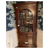 CHERRY CORNER CABINET 3 SHELVES 2 GLASS W/ 2 DOOR