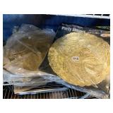 GOLD FOIL MEDALLION DISPOSABLE PLACEMATS, 11