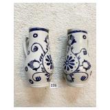 WILLIAMSBURG SALT GLAZED STONEWARE 7.5" H