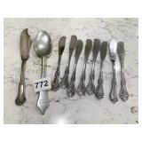 ONEIDA SPREADING KNIVES, BERG ENGRAVED SPREADING