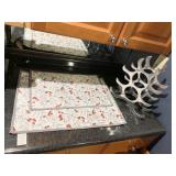 METAL WINE BOTTLE RACK AND RALPH LAUREN DRYING