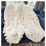 CHUNKY KNITTED ROPE DESIGN SOFT BLANKET W/ BALL