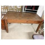 SOLID WOOD COFFEE TABLE