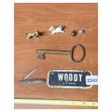 TIN WOODY U.S. KEDS SIGN, OLD KEY, GREAT BON