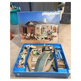 PLAYMOBIL FARMHOUSE BUILDING SET