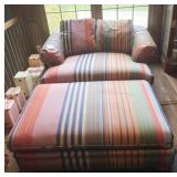 OVERSIZED CHAIR WITH STRIPED UPHOLSTERY AND MAGIC