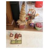 HOLIDAY ACCENTS, ROSES, ETC.