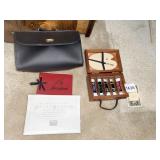 ARTIST PALLET IN WOOD BOX,