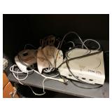 SEGA DREAMCAST GAMING SYSTEM WITH 3 CONTROLLERS