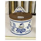 BLUE AND WHITE PORCELAIN SALT BOX