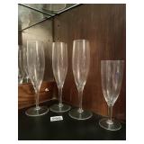 4 CHAMPAGNE GLASSES
