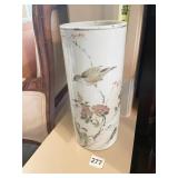 ANTIQUE CHINESE PORCELAIN 8" VASE
