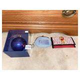 WINNIE THE POOH WALLET, ILLUSTRATED ORNAMENT IN