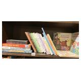 VINTAGE CHILDRENï¿½S BOOKS INCLUDING RAGGEDY ANN