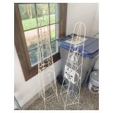 2 GARDEN ACCENTS W/ BIRD MOTIF