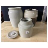 3 CROCKS 1 WITH LID, 1 LID DOES NOT FIT ANY