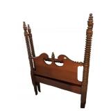 THICK SPINDEL BED W/ SCROLL TOP W/ SIDE RAILS