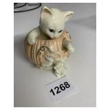 200 LENOX CAT IN PUMPKIN