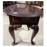 CHERRY QUEEN ANNE SIDE TABLE W/ CENTER DRAWER 24"