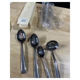 LENOX 4 PCE HOSTESS SET LANDMARK PLATINUM FROSTED
