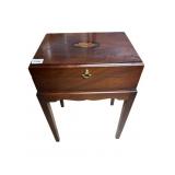 MADISON FURNITURE REPRODUCTION LIFT TOP STAND 21"