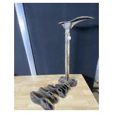 VINTAGE CAST IRON COBBLERS SHOE REPAIR STAND WITH