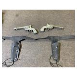 MATTEL 2 GUNS AND HOLSTER FANNER 50 PAIR OF GUNS