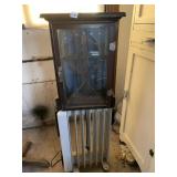 WOOD CANDLE HOLDER IN WOOD CASE & DEï¿½LONGHI HEATER