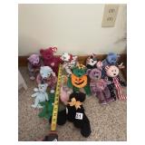 10 TY ANIMALS W/ PUMPKIN