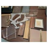 EASELS, PLATE HOLDERS