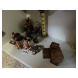 BEAR FIGURES AND WOOD BLOCKS
