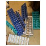 ICE CUBE TRAYS W/ ALUMINUM ONE