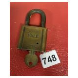 YALE LOCK W/ KEY